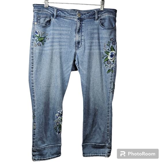 J. Jill Denim Authentic Fit Cropped Embroidered Blue Flowers Jeans Sz 14 Stretch - Picture 2 of 14